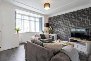 Spacious & Bright 3 Bedroom House in St Helens - 5