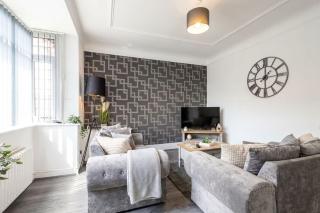 Spacious & Bright 3 Bedroom House in St Helens - 3