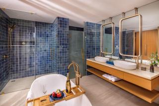 Royal Beachfront Villas Danang - 7