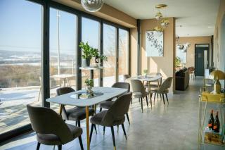 Salt Hill Premium Apartments - 8