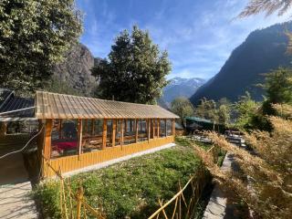 Moonlight Cafeteria- Huts & Camps - 0