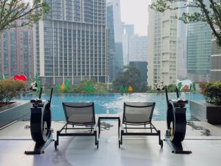 KLcc suites by 8 kia peng tower - 2