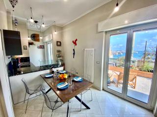 Terrazza su Genova - 300sqm Rooftop Penthouse w Sea & City Views - Close to Aquarium - 8