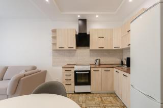 7-27 Kvartet, Vasyl Lypkivskyi 16g, Kyiv, railway station, metro nearby, panoramic city view, Petrovdom Apartment - 2