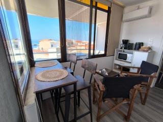 Aegina Downtown Apartments 2 - 5