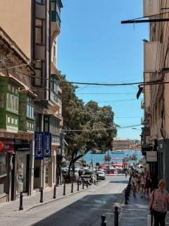Stylish 2BR Sliema Stay near Seafront - 3