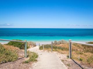 Family-Friendly Home Near Warnbro Beach - 8