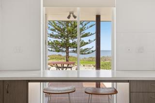 Family-Friendly Home Near Warnbro Beach - 5