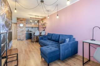 Spodek Bright Apartment by BookingHost - 2