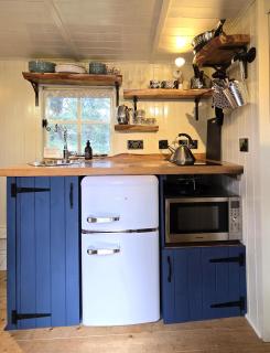 Firbank Park Shepherd Huts - 6