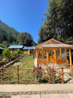 Moonlight Cafeteria- Huts & Camps - 1