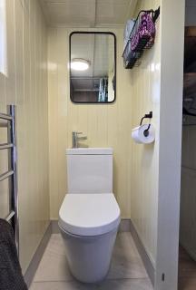 Firbank Park Shepherd Huts - 8