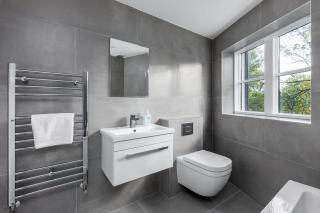 Spacious Designer Family Gem with Roof Terrace and Views - 4