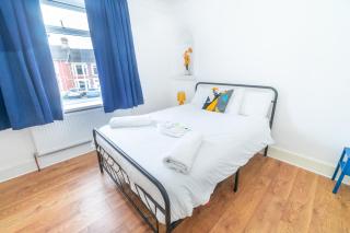 Bridgend 4BR House on Morfa St with Parking - 7