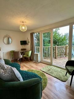 Lazy Lake Lodge, Glan Gwna, Snowdonia - 9