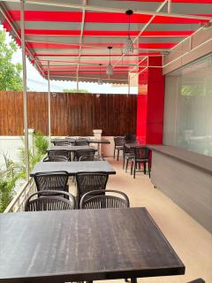 Hotel Aura Inn - 9