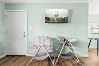 Cozy Home Nr Beach Pier Games WiFi Yard BBQ - 6