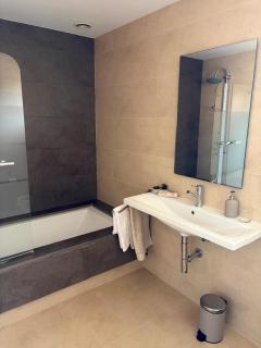 Marbella SeaView Penthouse , Terrace, Pools & Walk to the Beach - 7