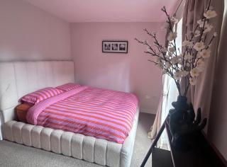 Modern 1 bed flat with parking by Bluewater shopping mall - 8