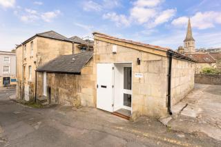 One Bedroom Retreat in Prime Location - Pass the Keys - 7