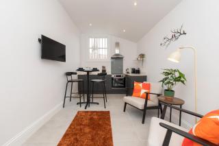 One Bedroom Retreat in Prime Location - Pass the Keys - 2