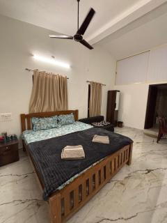 Rock Finch Holiday Homes - Malpe Beach - 1