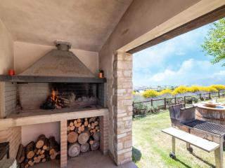 Apartment in a farmhouse with 2 swimming pools - 6