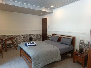 Wake N Flow, Hiriketiya Beach - 7