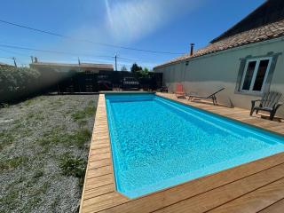 L'authentique - maison chic avec piscine - rouge - 8