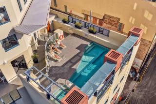 Compact CBD Studio | Pool & Gym Access - 2