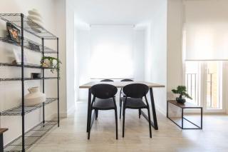 Charming Apartment with Terrace - 4