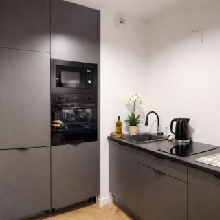 Romantyczny Apartament M35 z Prywatnym Jacuzzi i Dużym Łóżkiem - 4