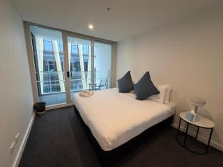 Modern apartment in Southbank, Australia - 7