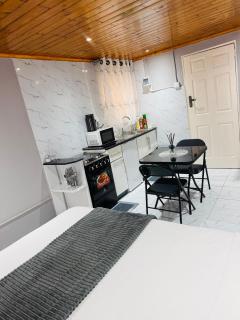 Tayla Suites on Tatonga - 1