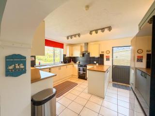 Maytree Cottage - 4 Bedroom Holiday Home - Tenby - 6