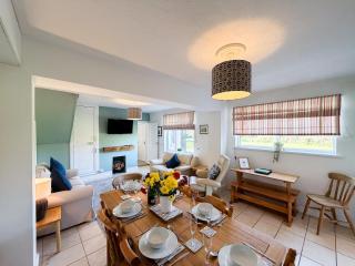 Maytree Cottage - 4 Bedroom Holiday Home - Tenby - 7