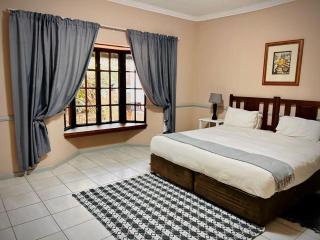 Phumulani Lodge Kameeldrift - 6