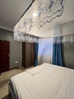 Rover's Inn Entebbe - 9