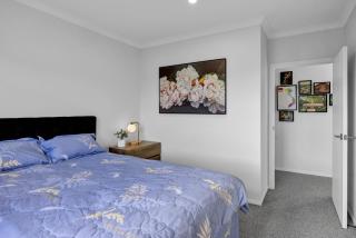 Modern private room with shared cozy living - 0