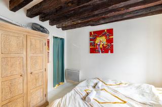 GuestReady - Exposed beams flat near Le Marais - 6