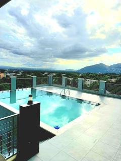 Maison Blanc et Noir Rooftop Pool Kingston 8 - 2