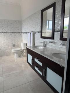 Maison Blanc et Noir Rooftop Pool Kingston 8 - 3