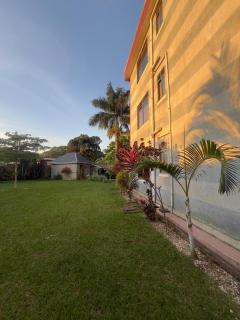 Rover's Inn Entebbe - 5