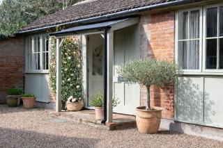 The Coach House - 8