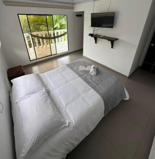 Piscina Privada, Zona parrillas, 8 min del Pueblo, Parqueadero Cubierto - 6