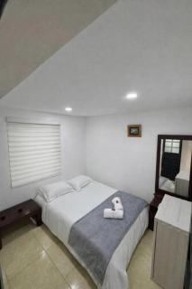 Piscina Privada, Zona parrillas, 8 min del Pueblo, Parqueadero Cubierto - 3