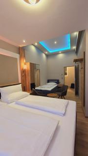 Elegance Lux Living 212 - 2