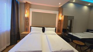 Elegance Lux Living 212 - 1