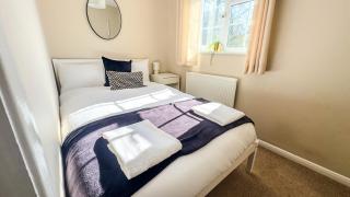 The Canal House 2BR Central Garden Parking - 1