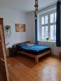 Sonnige und ruhige Altbauwohnung in Friedrichshain - 0